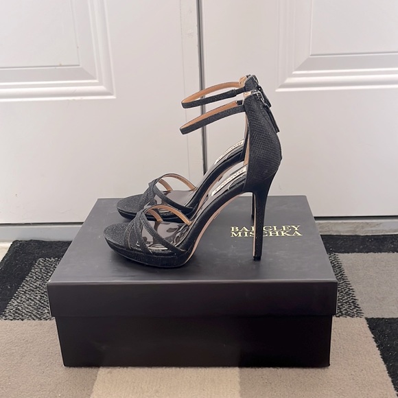 Badgley Mischka black signify platform sandals - Picture 1 of 3